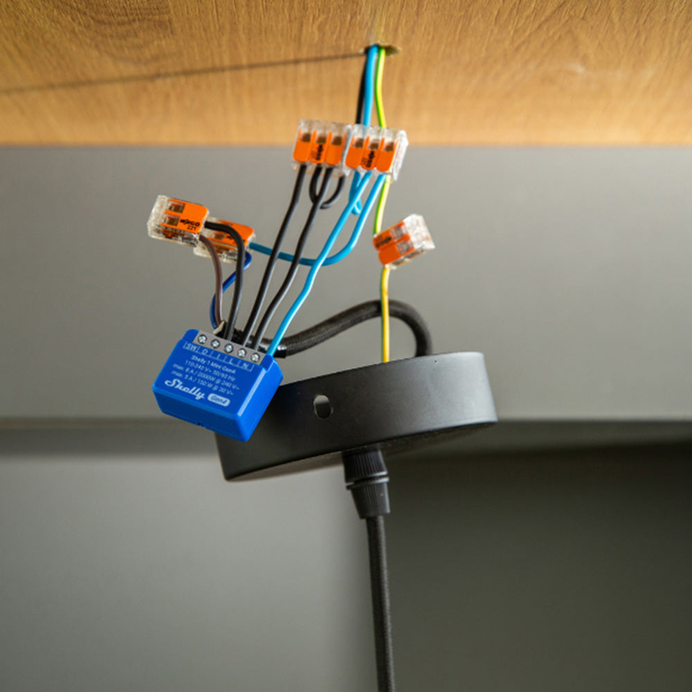 Shelly 1 Mini Gen4 é um módulo inteligente versátil para controlo remoto de interruptores ou portões de garagem, com WiFi, Bluetooth e Zigbee.