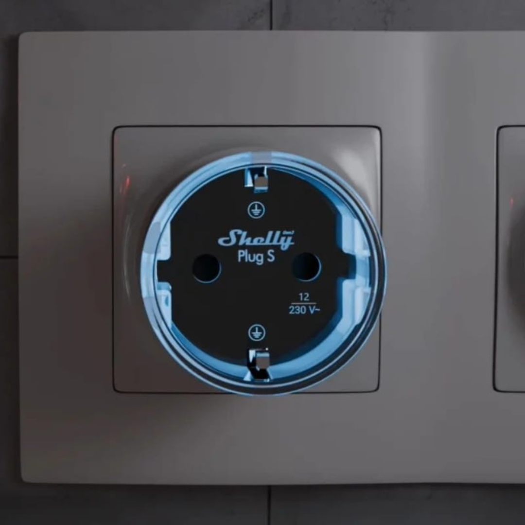 Tomada inteligente Shelly Plug S MTR Gen3 Black, compatível com Matter, permite controlo remoto e monitorização de consumo e integra-se com Assistentes Virtuais