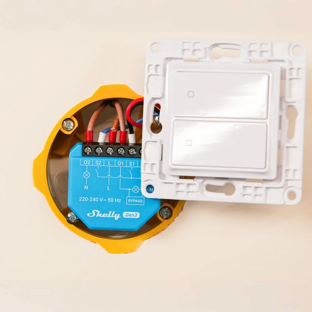 Interruptor inteligente de 2 canais com Wi-Fi e Bluetooth, ideal para modernizações sem fio neutro. Compatível com Matter e assistentes de voz.