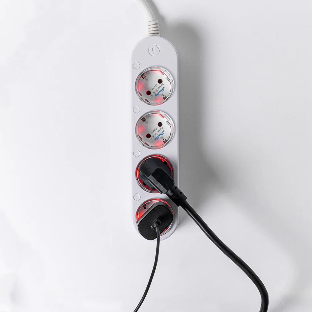 A Shelly Power Strip 4 Gen4 é uma régua inteligente de nova geração, criada para oferecer controlo total e monitorização independente de até quatro equipamentos elétricos. Compacta, moderna e altamente versátil, combina conectividade Wi-Fi, Bluetooth, Zigbee e Matter, permitindo integração perfeita com Apple HomeKit, Google Home, Alexa, SmartThings e plataformas de domótica como Home Assistant.