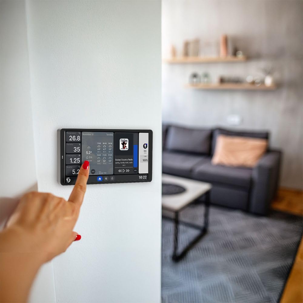 O Shelly Wall Display X2 é um painel de controlo doméstico inteligente equipado com ecrã tátil de 6,95”, ideal para gerir dispositivos, grupos e cenas de forma centralizada. Esta versão inclui o sensor Shelly BLU H&T, fornecendo dados precisos de temperatura e humidade em tempo real, permitindo uma gestão climática mais eficiente e automatizada.