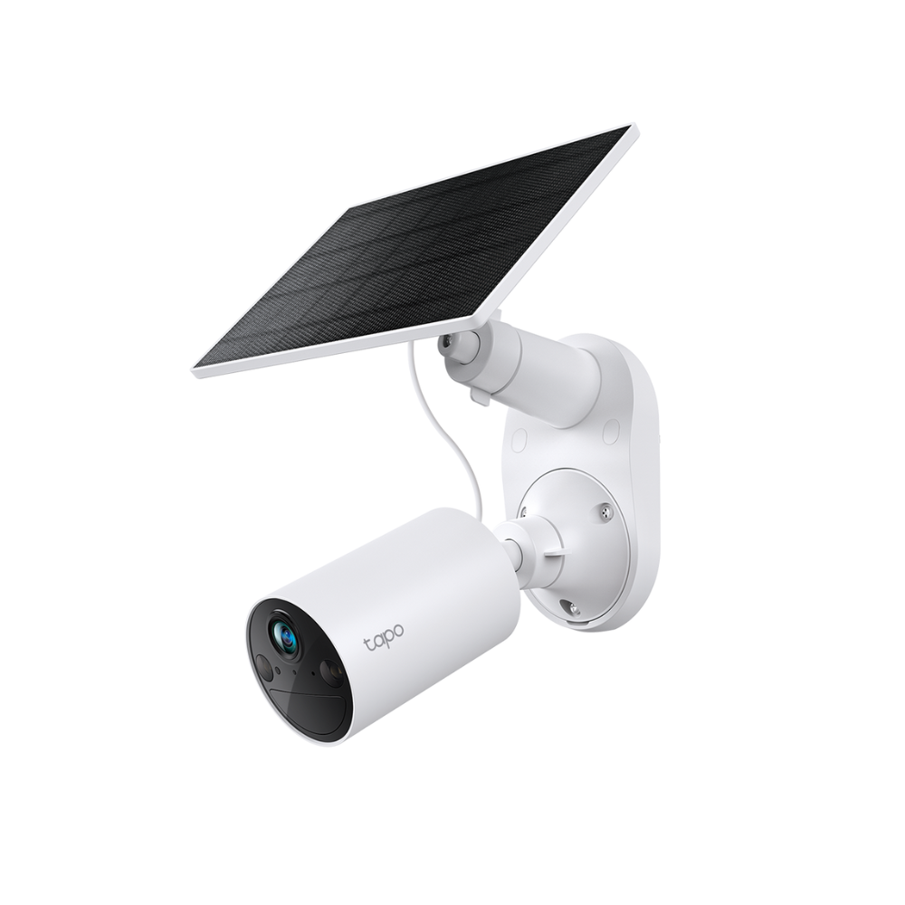 A câmara TP-Link Tapo TC82KIT é ideal para exterior, com certificação IP65 e imagem 2K 3MP (2304 x 1296 px). Oferece visão noturna a cores com sensor Starlight e lente F1.65, garantindo nitidez mesmo com pouca luz.