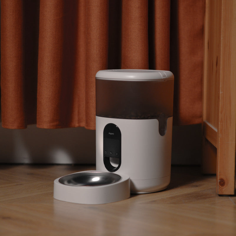 Permite alimentação programada e controlo remoto via app Aqara Home, com 4 L de capacidade e até 10 horários, ideal para quem está longe.