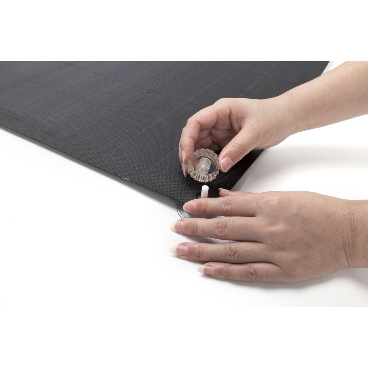 Set de 8 Ventosas para Painel Solar da Ecoflow, fáceis de instalar, compatíveis com várias superfícies lisas, garantindo fixação segura e estável.