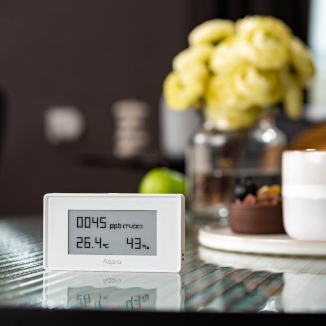 O Aqara TVOC Air Quality Monitor garante ar saudável. Mede VOCs, temperatura e humidade, com ecrã E Ink e integração inteligente Zigbee 3.0.