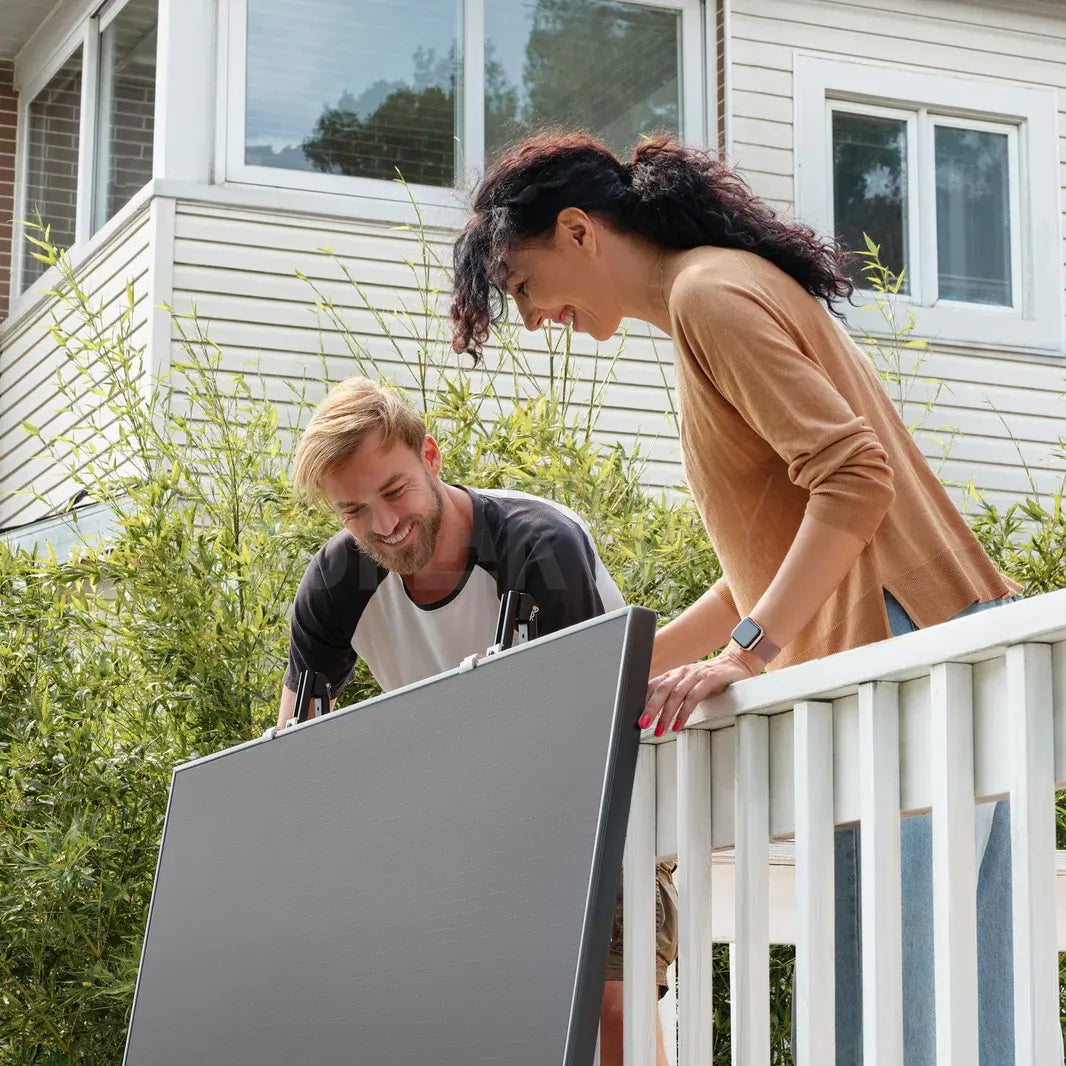 EcoFlow Moldura de painéis solares para varandas com ganchos: Aproveita a energia solar em ambientes urbanos.