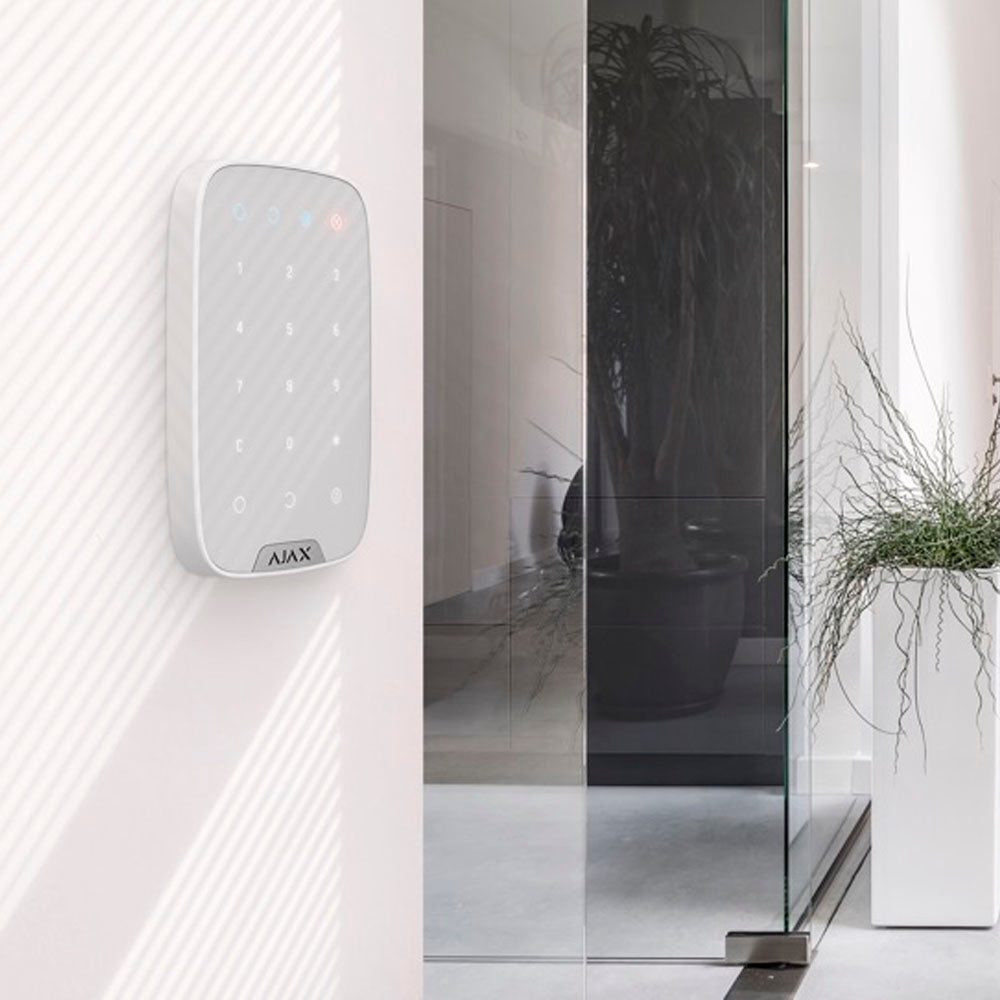 Conheça o teclado independente bidirecional para alarme SADIR Ajax, um KeyPad com segurança e facilidade com o seu sistema de alarme compatível com o Ajax Hub 2, Hub Plus, Hub Plus 2 e ReX.