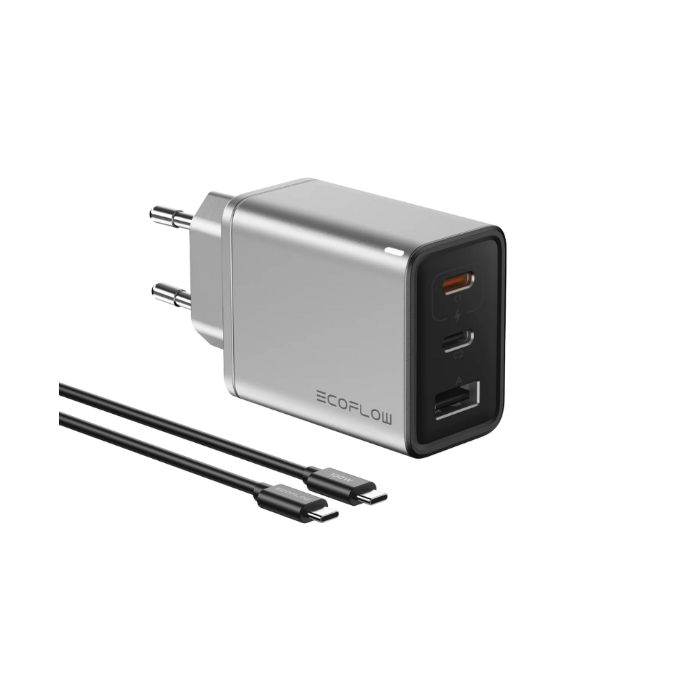 O Carregador EcoFlow RAPID 65W oferece praticidade e eficiência no dia a dia. Com duas portas USB-C e uma porta USB-A, permite carregar até três dispositivos em simultâneo. Graças à tecnologia GaN, apresenta um design compacto, sendo 48% mais pequeno do que os carregadores tradicionais, sem comprometer a potência. Compatível com uma vasta gama de equipamentos, assegura um carregamento rápido e seguro para smartphones, tablets e portáteis com entrada USB-C.