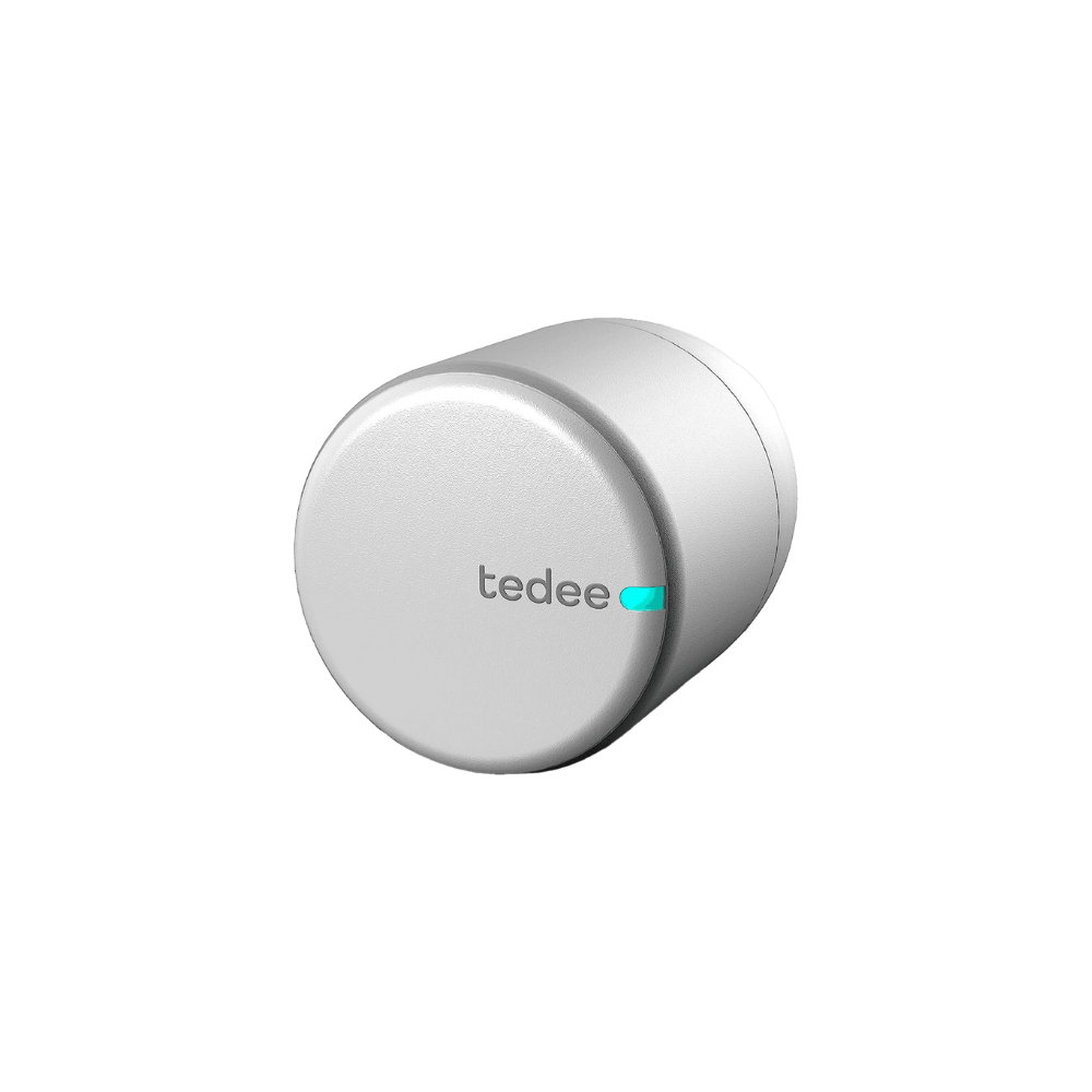 Transforma a tua porta numa entrada inteligente com a fechadura Tedee Pro, uma solução moderna, segura e discreta que facilita o teu dia a dia.