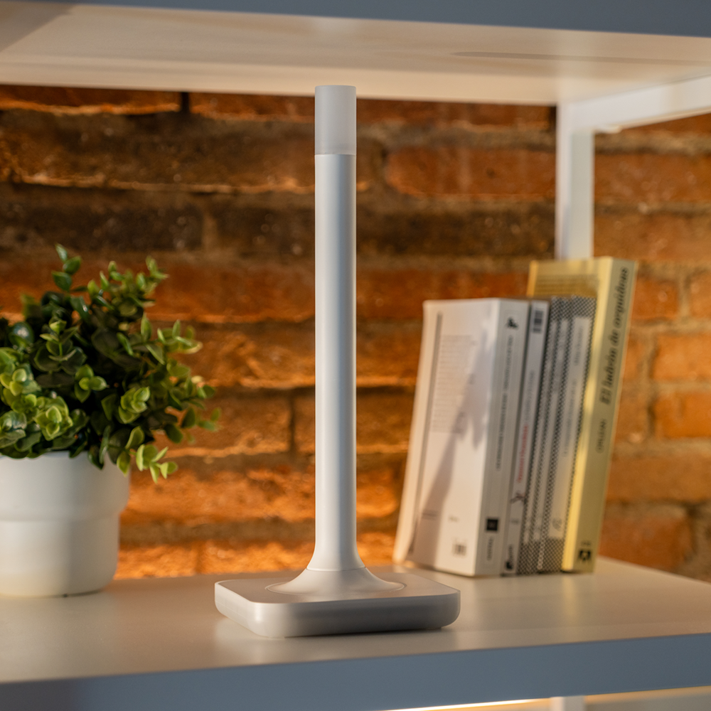 O Home Assistant Connect ZWA-2 é uma antena Z-Wave USB de alto desempenho, projetada para conectar dispositivos Z-Wave ao Home Assistant de forma confiável e eficiente. Equipado com chipset Z-Wave série 800 e suporte para Z-Wave Long Range*, oferece maior alcance, comunicação estável e melhor autonomia para dispositivos alimentados por bateria.