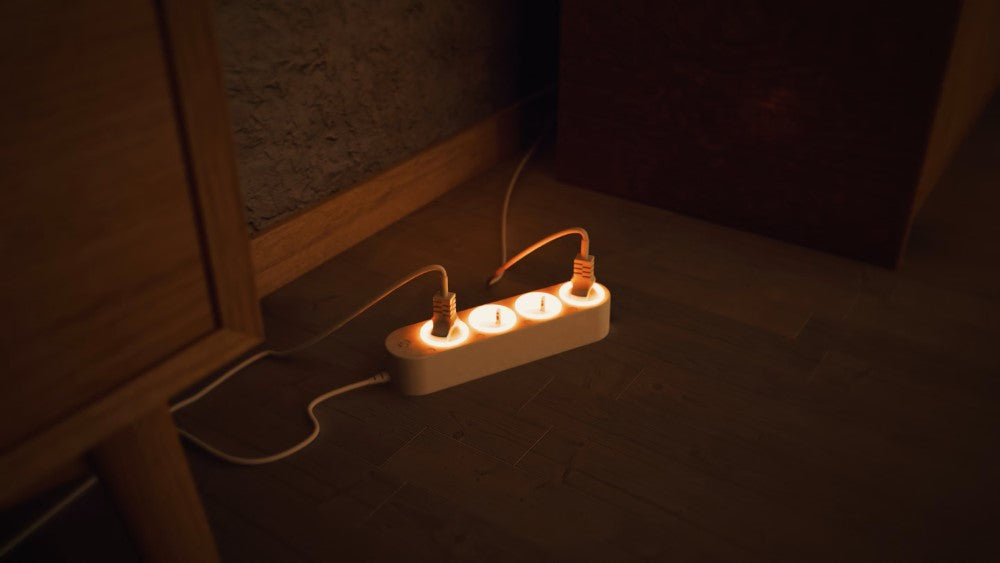 A Shelly Power Strip 4 Gen4 é uma régua inteligente de nova geração, criada para oferecer controlo total e monitorização independente de até quatro equipamentos elétricos. Compacta, moderna e altamente versátil, combina conectividade Wi-Fi, Bluetooth, Zigbee e Matter, permitindo integração perfeita com Apple HomeKit, Google Home, Alexa, SmartThings e plataformas de domótica como Home Assistant.