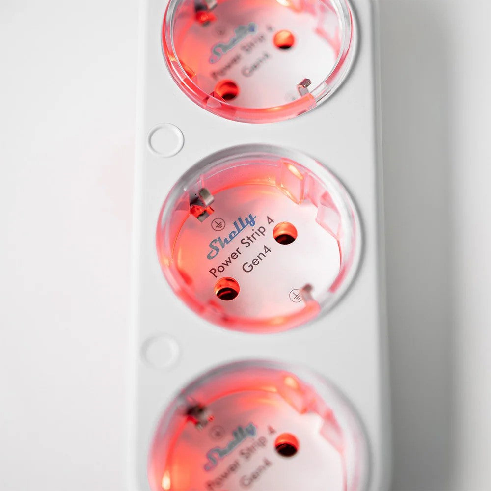 A Shelly Power Strip 4 Gen4 é uma régua inteligente de nova geração, criada para oferecer controlo total e monitorização independente de até quatro equipamentos elétricos. Compacta, moderna e altamente versátil, combina conectividade Wi-Fi, Bluetooth, Zigbee e Matter, permitindo integração perfeita com Apple HomeKit, Google Home, Alexa, SmartThings e plataformas de domótica como Home Assistant.
