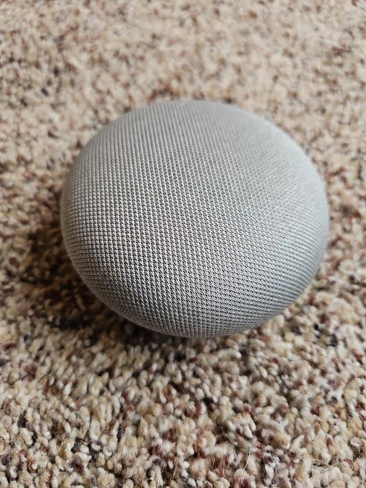 Google Home Mini 1a Geração - Cinzento Claro / Branco