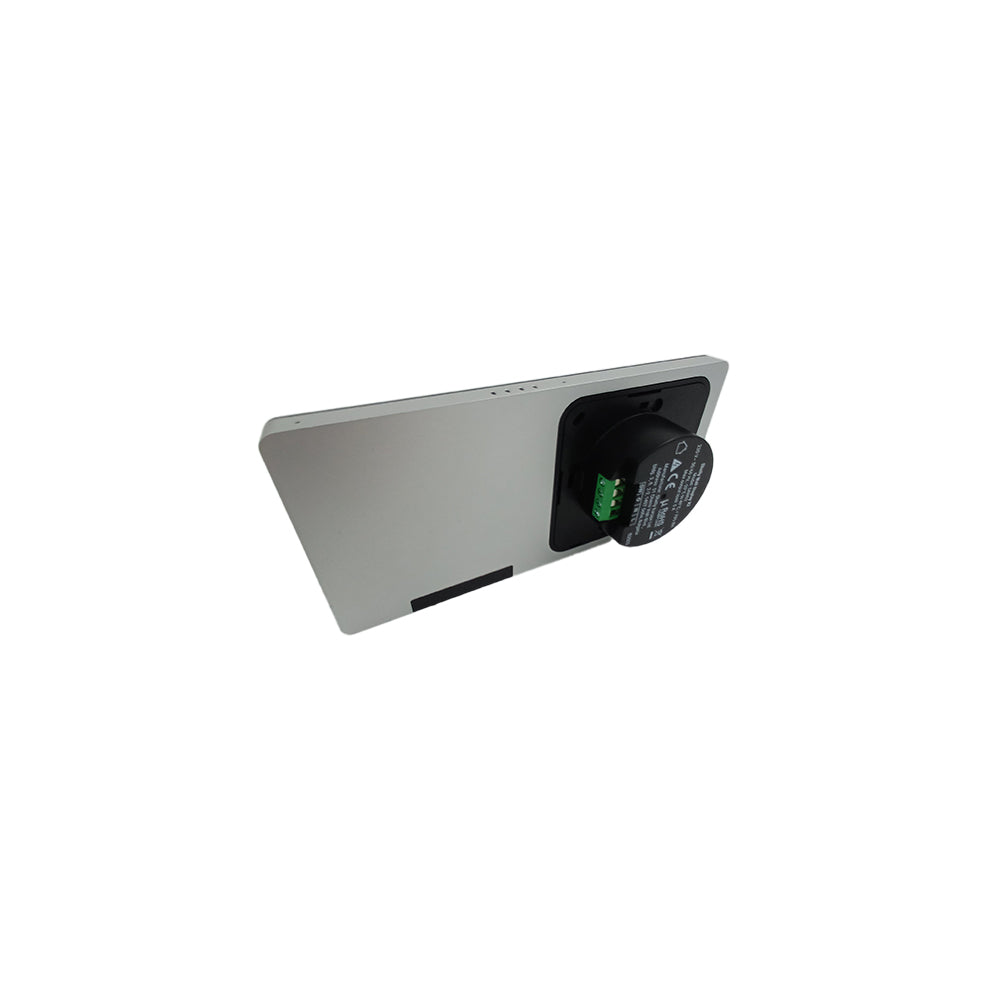 Painel touch de parede de 6,95″ que centraliza o controlo de luzes e aparelhos, com menu personalizável e monitorização de consumo via WiFi e Bluetooth.