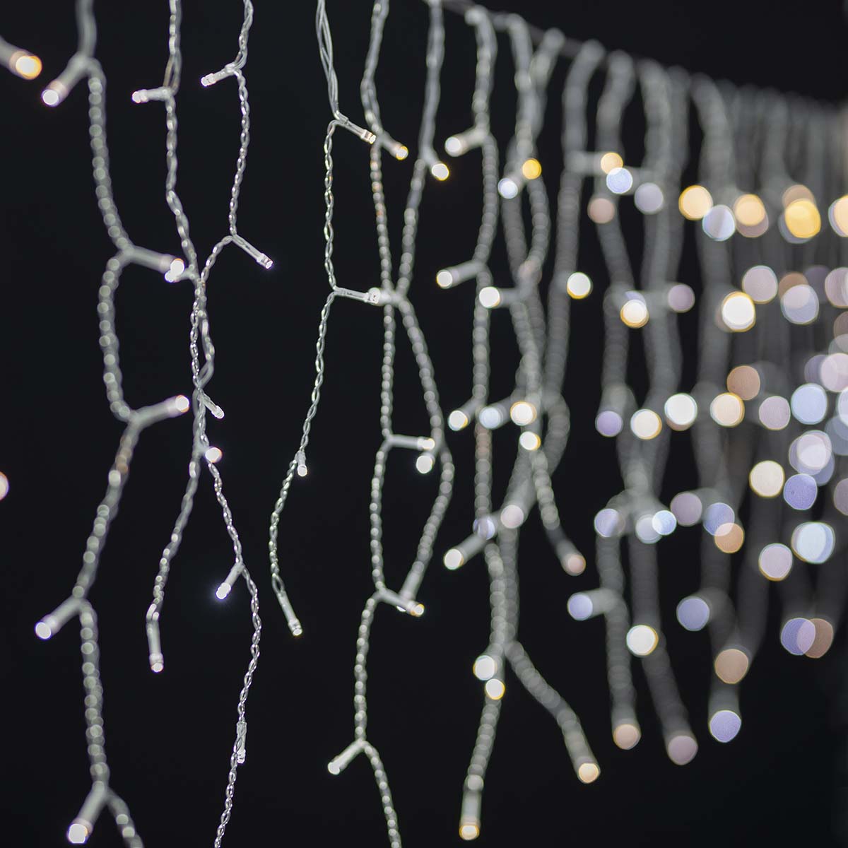 Grinalda Nedis de 5m, 240 LEDs quente/frio: iluminação de Natal inteligente em 48 gotas, proporcionando charme versátil.
