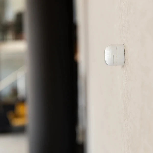 Shelly BLU Sensor de Movimento Bluetooth: Sensor LUX para ações com base na luminosidade da sala.